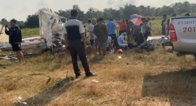 Uçak tarlaya çakıldı: 1 kişi öldü