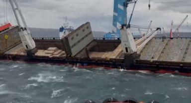 Şangay Açıklarında 16'sı Türk 21 Mürettebat Taşıyan Gemi Başka Bir Gemiye Çarparak Battı