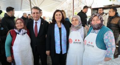 AYDIN BÜYÜKŞEHİR BELEDİYE BAŞKANI ÇERÇİOĞLU CUMARTESİ PAZARI’NDA VATANDAŞLARLA BULUŞTU