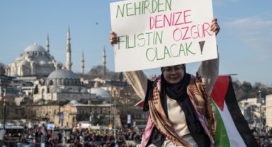 Galata Köprüsü'ndeki yürüyüşe 250 bin kişi katıldı