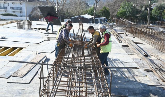 Kemer Göynük kapalı pazar yerinde çalışmalar hızla devam ediyor