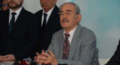 Yeniden aday gösterilmeyen Yılmaz Büyükerşen'den CHP'ye zehir zemberek sözler