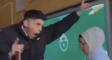 Öğretmenin Karşısında Dans Edip Sosyal Medya İçin Video Çektiler