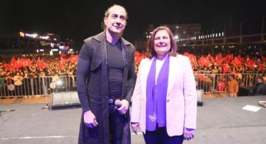 AYDINLILAR AYDIN BÜYÜKŞEHİR BELEDİYESİ’NİN DÜZENLEDİĞİ KIRAÇ KONSERİYLE COŞTU