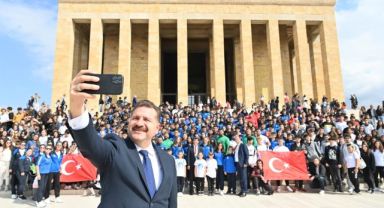 Balıkesir Büyükşehir Belediye Başkanı Yücel Yılmaz, sınav giriş ücretlerini ödemeye başlıyor