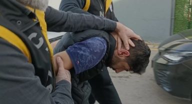 Ailesini Katleden Cani Babam Üvey Evlatmışım Gibi Davranıyordu