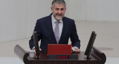 TBMM'de Olmadığı Halde Nureddin Nebati'nin Yerine Yoklama Pusulası Verildiği Ortaya Çıktı Meclis Kapandı