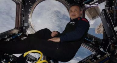 Alper Gezeravcı Dünya'ya Dönüyor