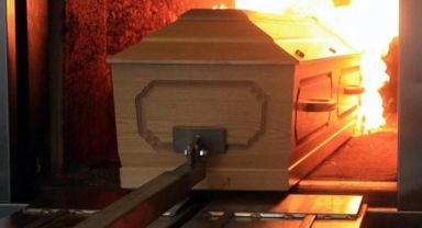 Kadın Yakılmadan Birkaç Dakika Önce Uyandı