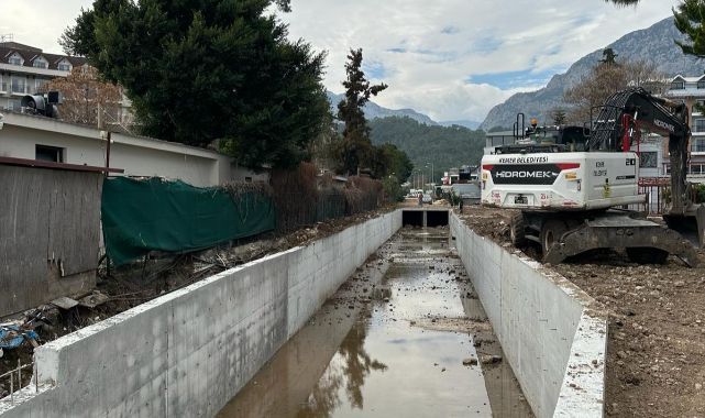 Kemer Belediyesi Bataklık alanda düzenleme çalışmaları