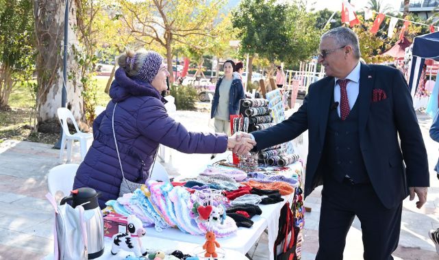 Kemer’de üreten ev hanımları kermesi yapıldı