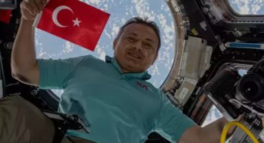 Alper Gezeravcı'nın Dünyaya Dönüş Yolculuğu Bir Kez Daha Ertelendi