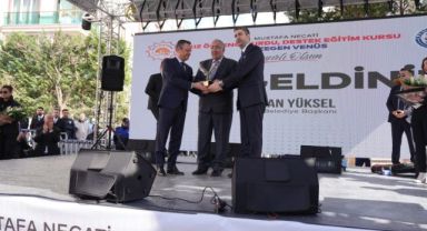 CHP Genel Başkanı Özgür Özel Kartal’da Toplu Açılış Törenine Katıldı