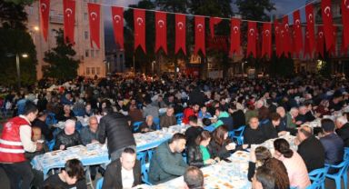 ÇİNELİLER, BAŞKAN KIVRAK'IN İFTAR SOFRASINDA BULUŞTU