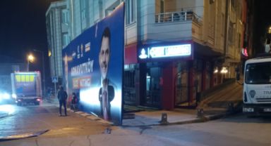 Cumhurbaşkanı Erdoğan'ın ilçedeki mitingi öncesi 'Kent Lokantası' dev afişle kapatıldı