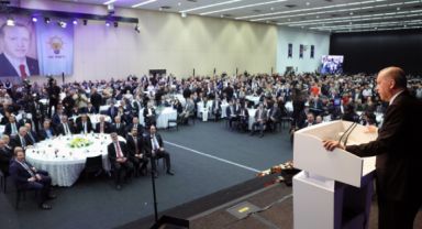 Cumhurbaşkanı Recep Tayyip Erdoğan, Ramazan Bayramı tatilinin 9 güne çıkarıldığını duyurdu