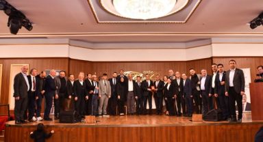 ESENYURT BELEDİYESİ BAŞKANI BOZKURT MUHTARLAR VE AZALARIYLA İFTAR SOFRASINDA BULUŞTU