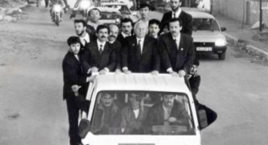 Fatih Erbakan, babası Necmettin Erbakan'ın Erdoğan ile çektirdiği ikonik fotoğrafı tekrarladı