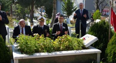 Kartal Belediye Başkanı Gökhan Yüksel'den, 18 Mart Çanakkale Zaferi'nde Atatürk Anıtı'na Çelenk 
