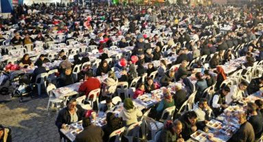 Kemer Belediye Başkanı Necati Topaloğlu’ndan Göynük’te iftar