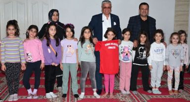 Kemer Belediye Başkanı Necati Topaloğlu’ndan jimnastikçilere malzeme desteği 