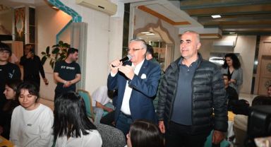 Kemer Belediye Başkanı Necati Topaloğlu’ndan öğrencilere iftar yemeği