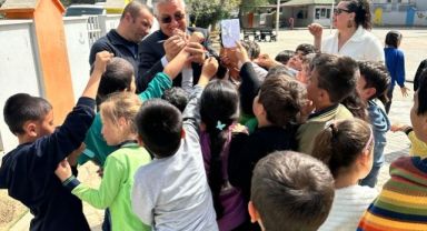 Kemer Belediye Başkanı Necati Topaloğlu’ndan öğrencilere ziyaret 