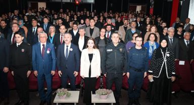 Kemer'de İstiklal Marşı’mızın Kabulü törenle kutlandı