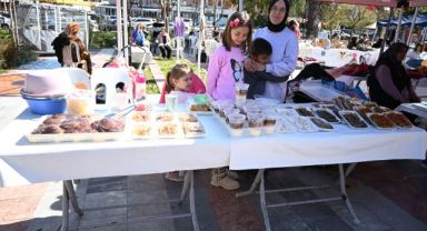 Kemer’de üreten ev hanımları kermesi yapıldı