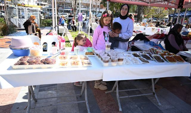 Kemer’de üreten ev hanımları kermesi yapıldı