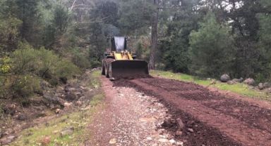 Kemer’deki Yayla yollarında bakım çalışmaları 