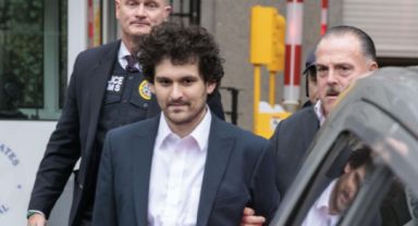 Kripto para borsası FTX'in kurucusu Sam Bankman-Fried'a 25 yıl hapis cezası