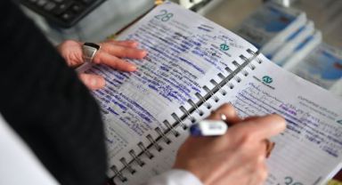 MANSUR YAVAŞ BU KEZ DE ECZANE VERESİYE DEFTERLERİNİ KAPATTIRDI