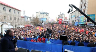 Sırtını örgüte dayayan siyasi temsilciler kendi ikballerini kurtarmanın peşindeler