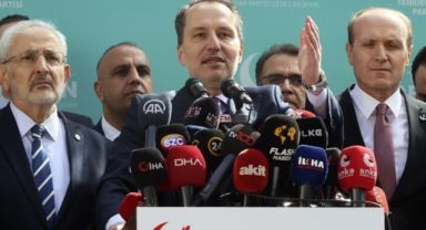 Yeniden Refah, Fatih adayı Özkarataşlıoğlu'nun göçmenleri hedef alan paylaşımı için özür diledi