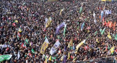 Yenikapı Miting Alanı'nda teröristbaşı Öcalan posteri açan 2 kişi tutuklandı
