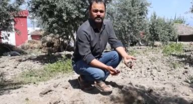 Bahçesini çapalayan çiftçi Bizans dönemine ait altın sikkeler buldu