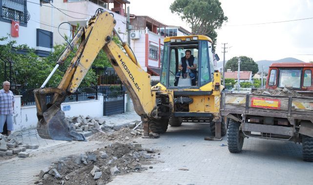 BURHANİYE BELEDİYESİ FEN İŞLERİ EKİPLERİ ÇALIŞMALARINA DEVAM EDİYOR