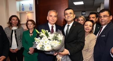 Denizli Büyükşehir’de devir teslim yapıldı