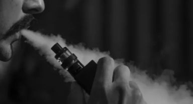 Elektronik sigara kullanan gençlerin idrarında kurşun ve uranyum bulundu