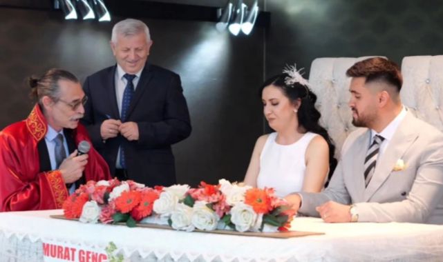 Erdal Beşikçioğlu, Etimesgut Belediye Başkanı olarak ilk nikahı kıydı