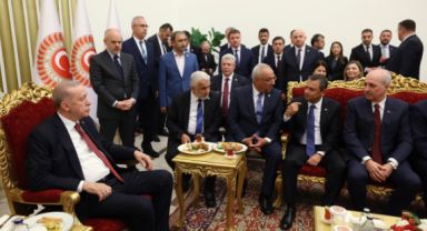 Erdoğan ve Özel'den Beklenen: Türkiye'nin Siyasi Haritasında Yeni Bir Dönem Mi Başlıyor?