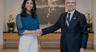 IMF Başkan Yardımcısı, Mehmet Şimşek ile fotoğraf paylaştı