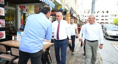 Kemer Belediye Başkanı Necati Topaloğlu’ndan esnafa teşekkür ziyareti 