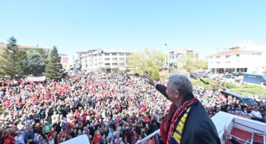 MANSUR YAVAŞ ETİMESGUT’TA DEVİR TESLİM TÖRENİNE KATILDI: “HİÇ KİMSEYİ AYIRMAYACAĞIZ”