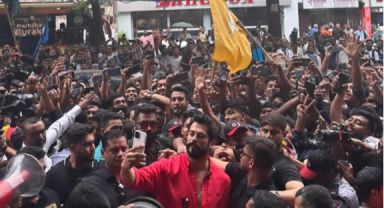 Burak Özçivit'in Bangladeş Ziyareti: İzdihama Neden Oldu