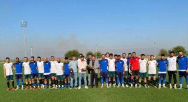 İmamoğlu Belediye Başkanına Forma Hediye ettiler.