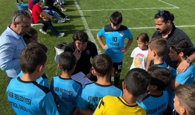 Kemer’de 12. İnternasyonel Futbol Turnuvası başladı