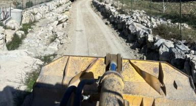 Kemer’de yol ve kaldırım çalışmaları