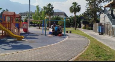 Kemer’deki parklarda tamirat çalışmaları 
